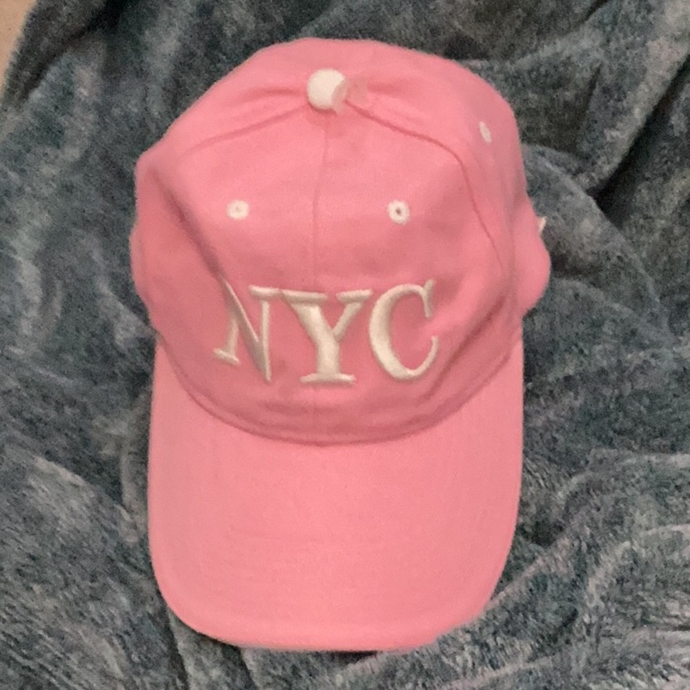 🗽 NWOT Fun NYC Cap Adjustable / Unisex 
So Much Fun To Wear 🗽